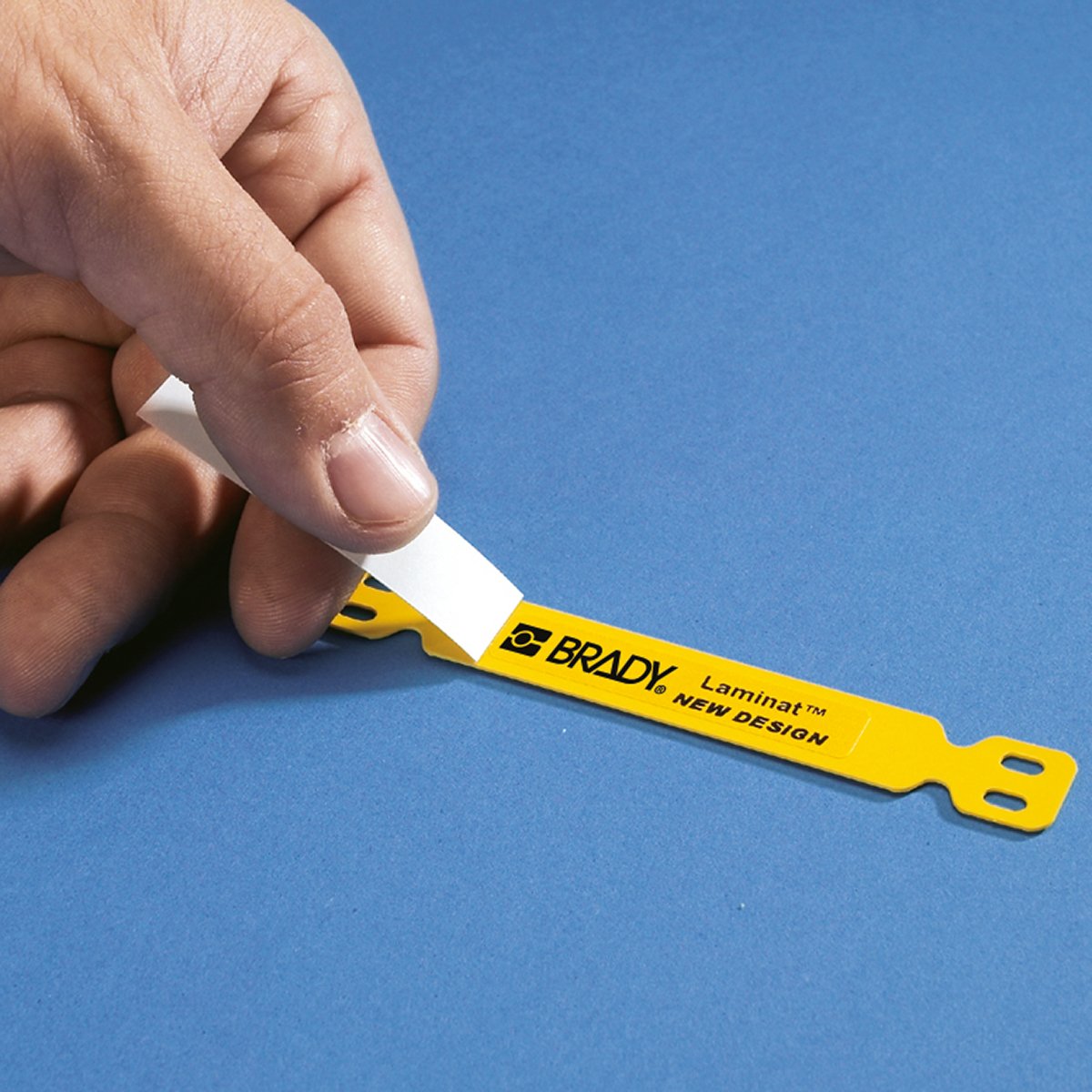 Brady LC-65x13-B7644 Kablo Bağıyla Bağlanan Etiket 65x13 mm Sarı
