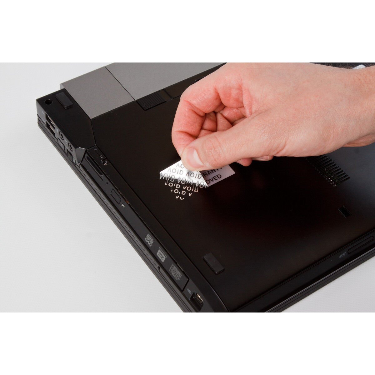 M71-31-351  Tahrip Edilebilir Emniyet Belirteçli Mat Vinil Etiketler